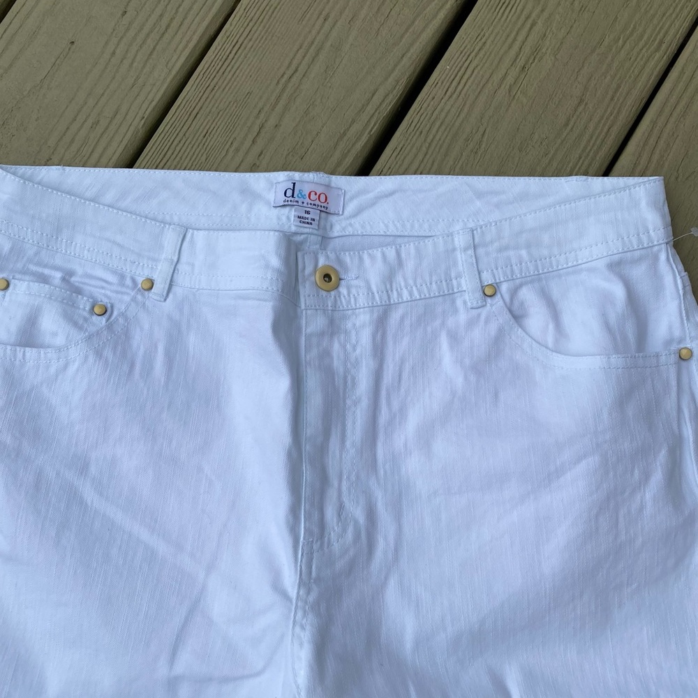 NWOT Denim & Co. - Woman’s white denim high rise Capri pants, Size: 16 - Picture 3 of 6